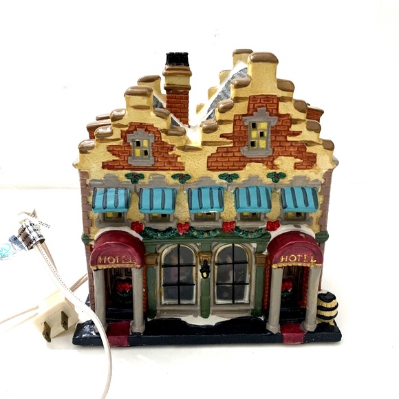 Light Up Christmas Streets Hotel Village House Holiday Porcelain Hand Painted - Picture 7 of 11